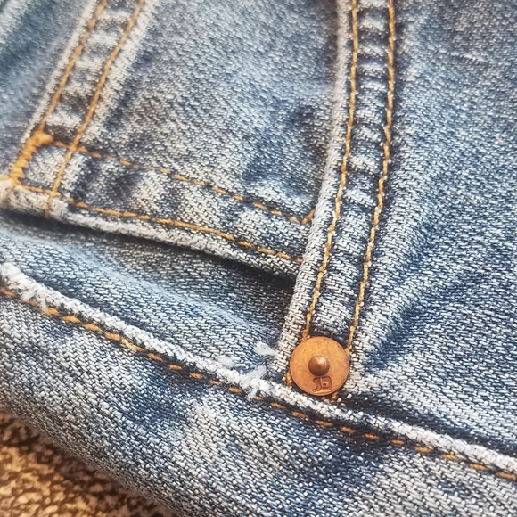 Joe's Jeans High Rise Side Roll Short in Tory - Picture 6 of 10